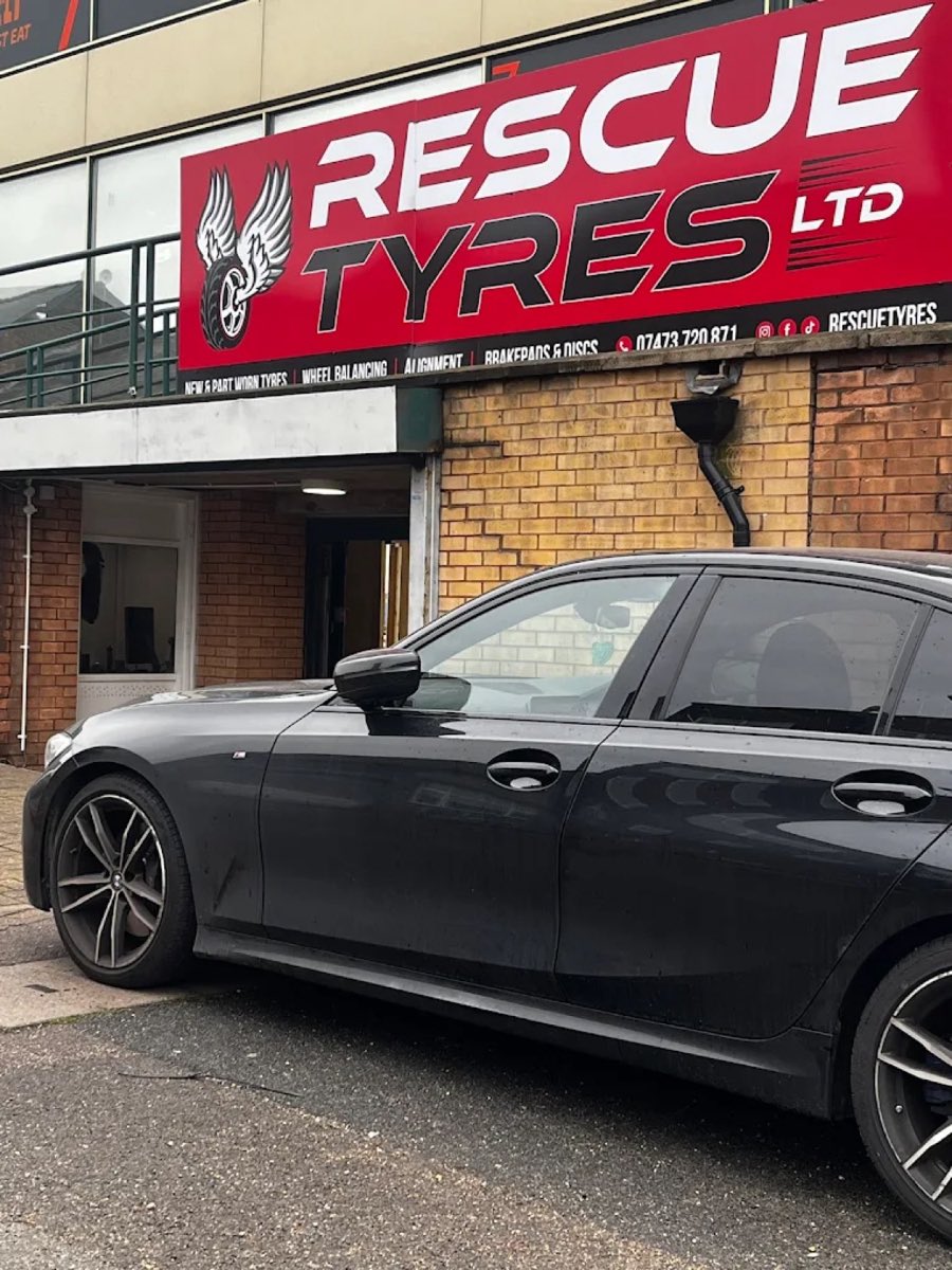 Mobile tyre technician at work